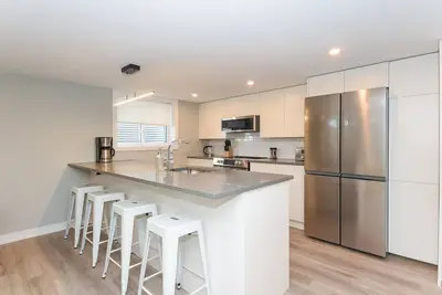 Image de Executive high end 3 bdrm, 3 baths lower apt