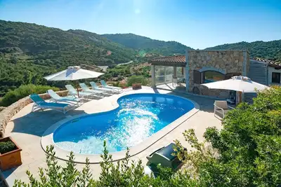 Image de Villa with fantastic sea views-heated private saltwater pool-1000m2 plot.