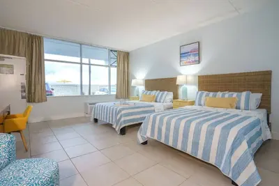 Image de U513 Cool Vibes Ground Unit- Pools, Beach, Gym, Pier, Courts!