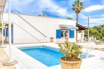 Image de Jolie maison avec piscine à 1km de la plage de sable de Pescoluse