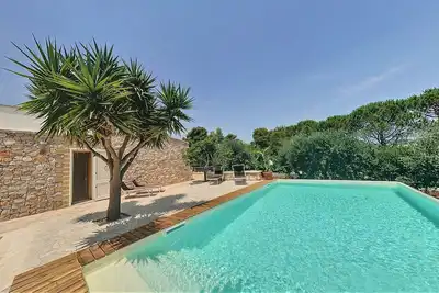 Image de Villa renovée avec piscine privée à 950m de la mer