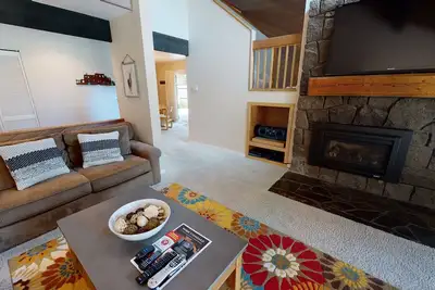 Image de Sunriver Cabin with Access to Exclusive Golf