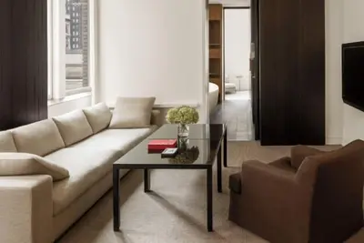 Image de Suite + Connecting Room at a 4. 5⭐️ Hotel