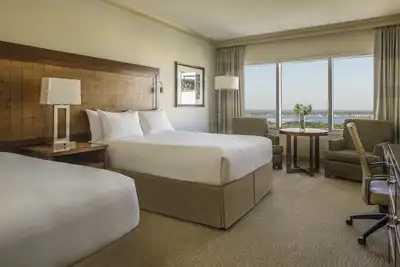 Image de 2 Connecting Suites at a 4. 5⭐️ Hotel