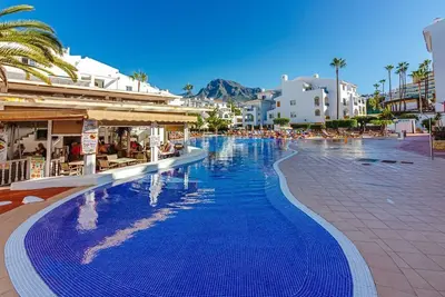 Image de Spectacular apartment with sunset ocean views in Fanabe Beach with free Wifi