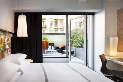 Image de 2 Connecting Suites at a 4⭐️ Hotel