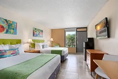 Image de Cozy 2 Dbl Beds Room w 2 Pool Beds Near Local-favorite Spots