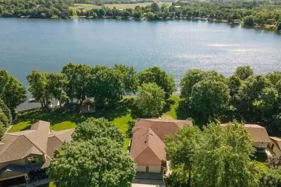 Image de Beautiful 5 bedroom home - Alexandria Lake Latoka with many new updates!