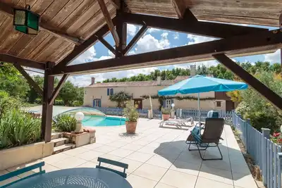 Image de Maison de vacances privée avec piscine privée, Wifi, Tv, terrasse, animaux admis, parking
