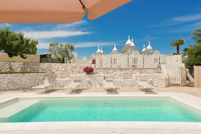 Image de Villa \"Trulli Colebè\" avec piscine, Wi-Fi, jardin et terrasse