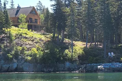 Image de Sunset Cabin by the Sea: Log cabin w/ stunning ocean views. Unwind in paradise!