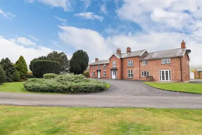 Image de Bodaioch Hall, pet friendly, luxury holiday cottage in Caersws