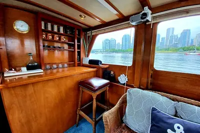 Image de Luxurious Yacht With Spectacular Views Downtown Vancouver!