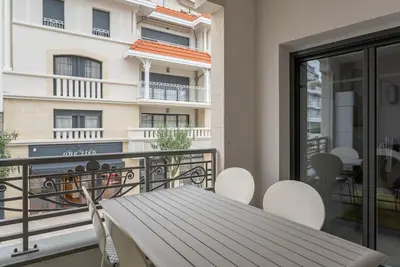 Image de T3 en Centre-Ville d'Arcachon, Proche Plage, Balcons, Parking, Ascenseur et Wi-Fi