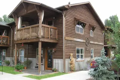 Image de Cozy condo located in central Missoula on the Milwaukee Path bike trail.