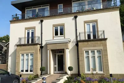 Image de Ground floor flat in town centre with parking and outdoor space