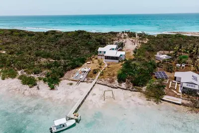 Image de Barrier Island home with beautiful water views on both sides