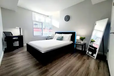 Downtown Luxury Suite Minutes From Everything