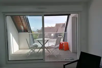 Image de La Trinite Sur Mer. Appartement 40m2, Terrasse de 8m2, vue Mer, Proche Plages