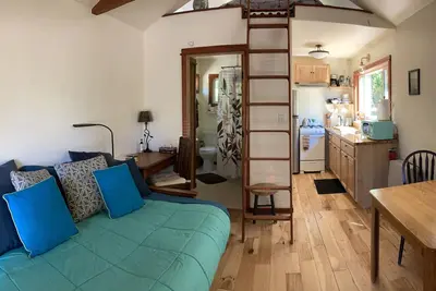 Image de Ulee’s Gold: Cozy Cottage + Loft + Pet-Friendly