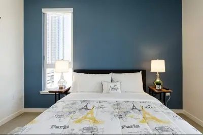 Image de Blocks away from La live and staples center