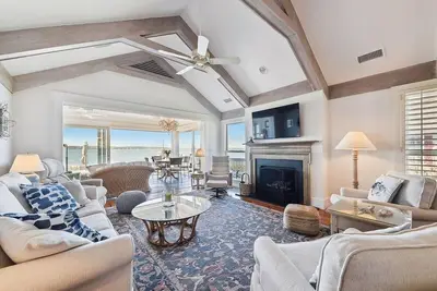 Image de 49 Lands End Road ~ Best Views of Harbour Town and Daufuskie from 4Br Villa!