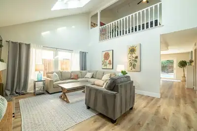 Image de Fabulous Fair Oaks 5b Home * King Bed * Pool