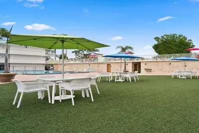 Image de Modern Room with 2 DoubleL Beds & Fitness Center