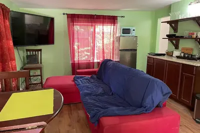 Image de Comfy Private and Safe Studio near University and Victory Park