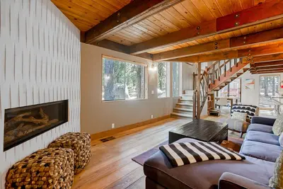 Dog-friendly home with a firepit, private hot tub, pool, & sauna access