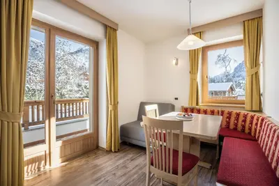 Image de Runcac - Appartement Corn avec vue sur la montagne, Wi-Fi et balcon
