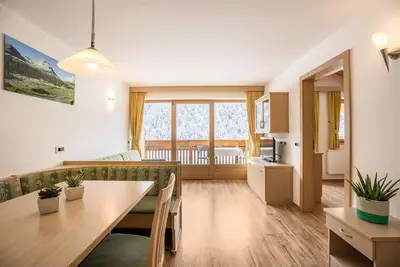 Image de Runcac - Appartement Roterins avec vue sur la montagne, Wi-Fi et balcon
