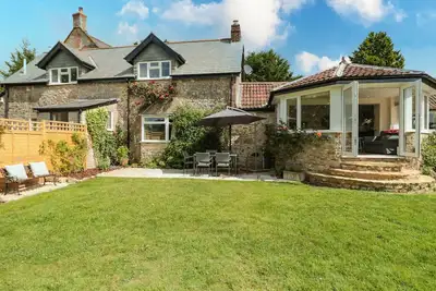 Ammerham Farm Cottage, family friendly, with open fire in Winsham