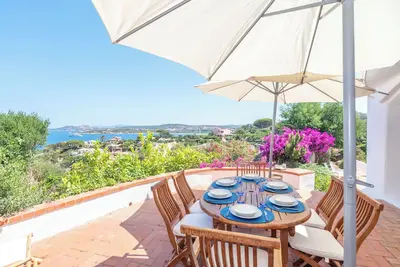 Villa \"Scorpion House\" avec vue sur la mer, Wi-Fi, jardin et terrasse