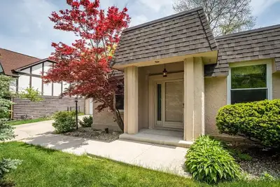 Image de Unique and space single family house, close to Naperville downtown