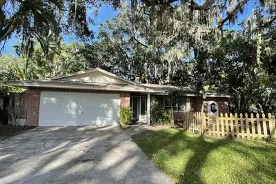 Image de Frenchy’s Clearwater Bayview Inn