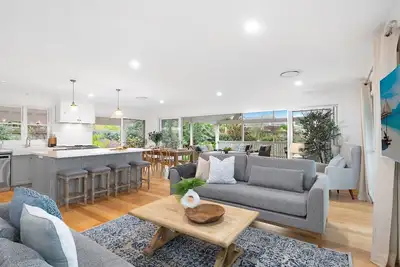 Image de Clarence Cottage: Elegance and convenience meet in Berry