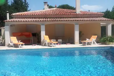 Image de Studio Avec Piscine