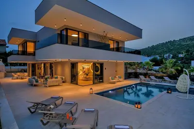 Image de Luxury Villa Asteria Marina with private pool, sauna and gym near the sea in Marina.