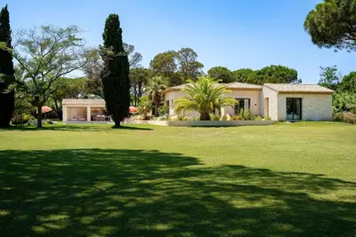Image de Villa Utopia Résumé: