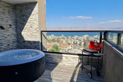 Image de Penthouse With Jacuzzi and stunning views Sea of Galilee
