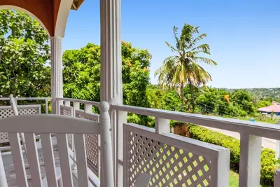 Image de YanceyLargo- 4br Villa Jacuzzi & Mountain Views by RedAwning