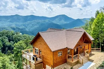 Image de Bear Ridge (3-Bedroom Cabin) with Mountain view by RedAwning