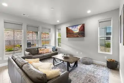 Image de Escondido 2311, Sleeps 20, Ev Charger, Ping Pong Table, & Jet Ski Rentals