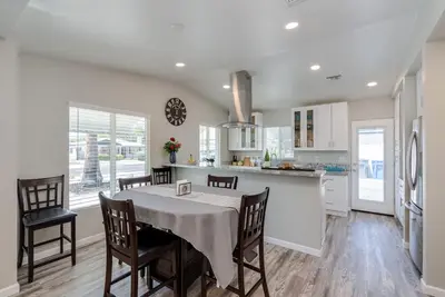 Image de Checkout our summer special rates! !