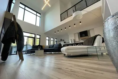 Image de Sylvan Newest Luxury Lake House