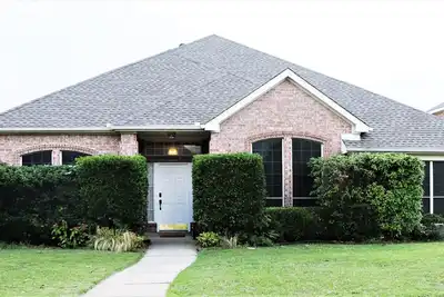 Image de Family Friendly Home Convenient to everything!