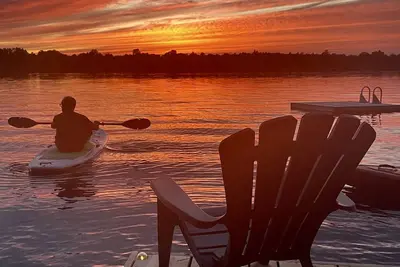 Image de Lakefront Sunsets Gorgeous Cottage at Kawartha Lakes