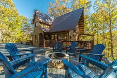 Image de Falling Leaf Lodge | Luxury Secluded Log Cabin | Hot Tub | Pool Table | Sauna