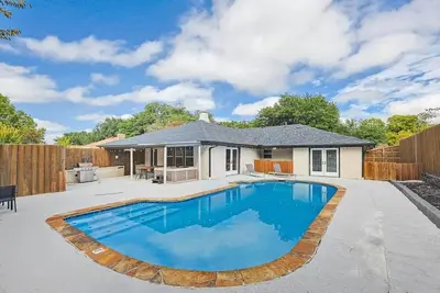 Image de Gorgeous Sunny Home for Big Groups w/ Private Pool